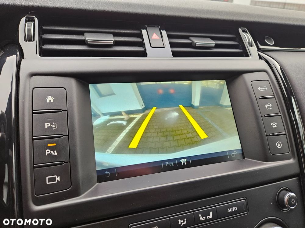 Land Rover Discovery 3.0 V6 Supercharged SE - 34