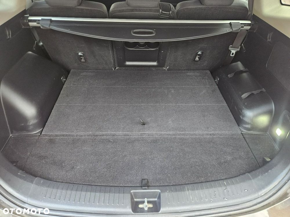 Kia Carens 1.6 GDI Dream-Team Edition - 35