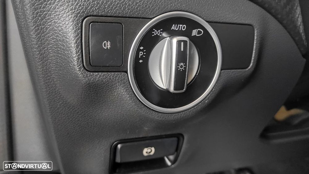 Mercedes-Benz A 200 CDi BE AMG Line Aut. - 40