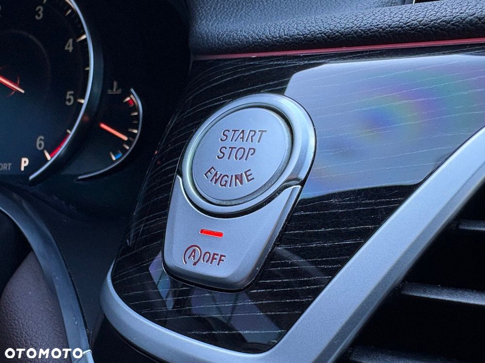 BMW Seria 7 730d xDrive - 33