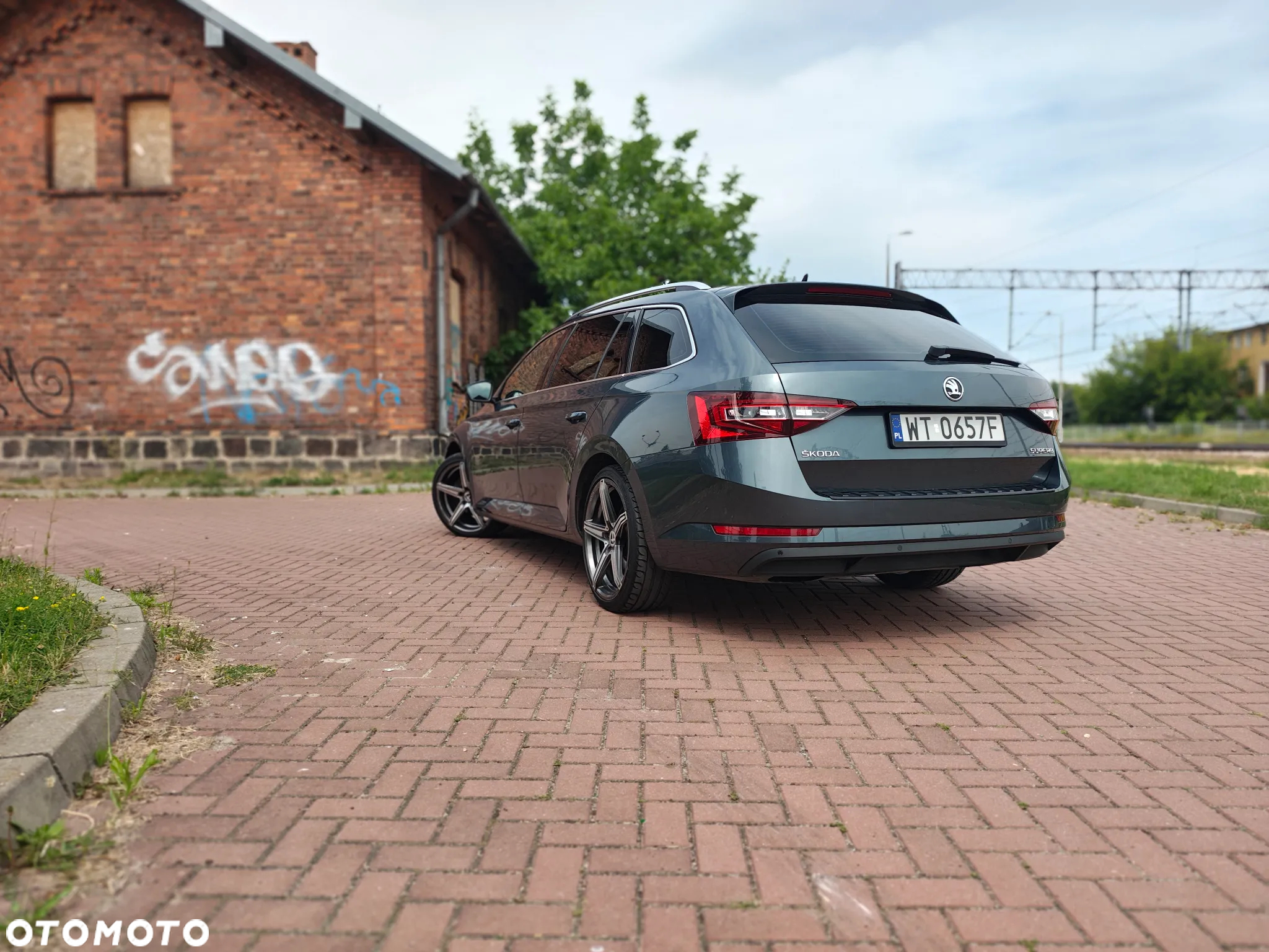 Skoda Superb 2.0 TDI Ambition DSG7 - 6