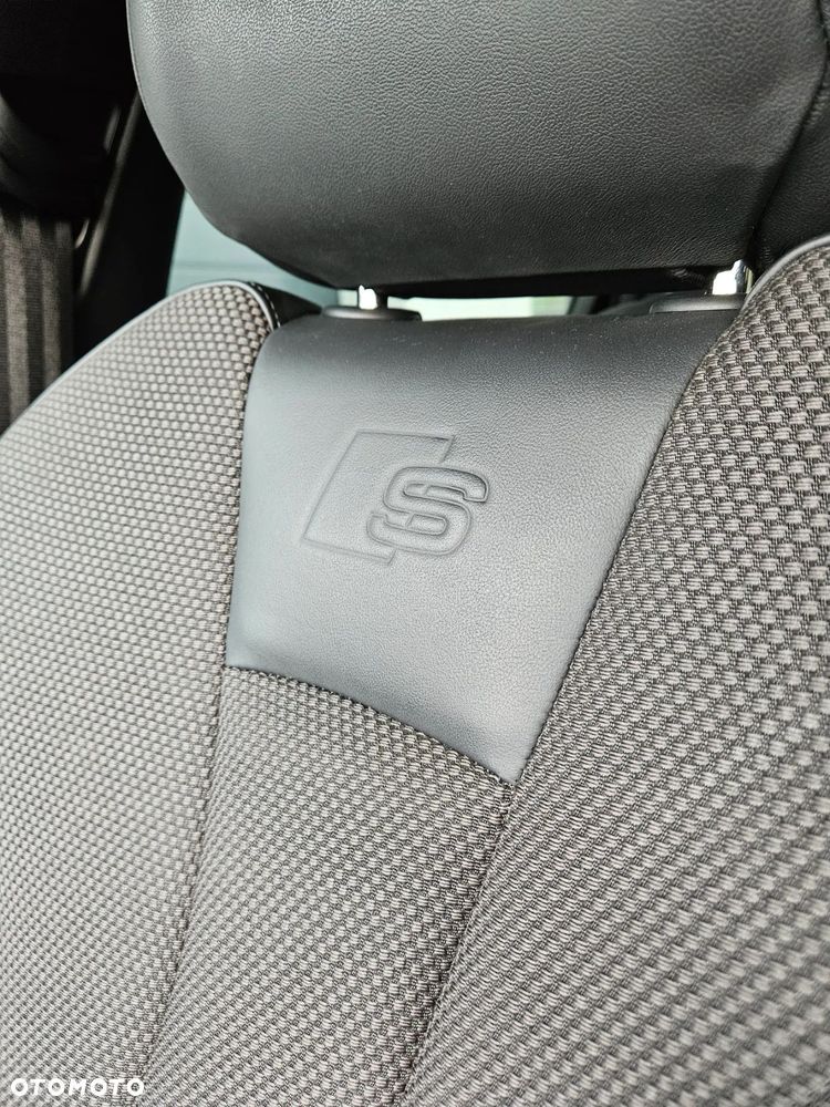 Audi A3 Sportback 35 TFSI S tronic S line - 2