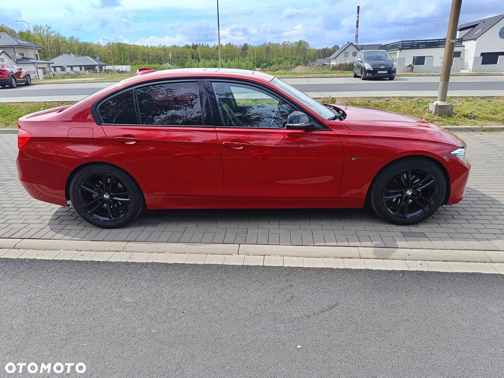 BMW Seria 3 320d Sport Line - 4