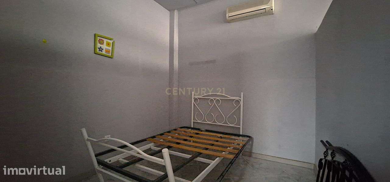 Prédio no centro do Entroncamento - Grande imagem: 3/8