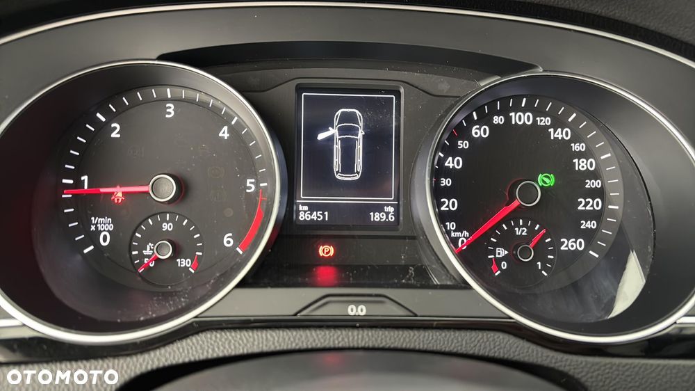 Volkswagen Passat - 14