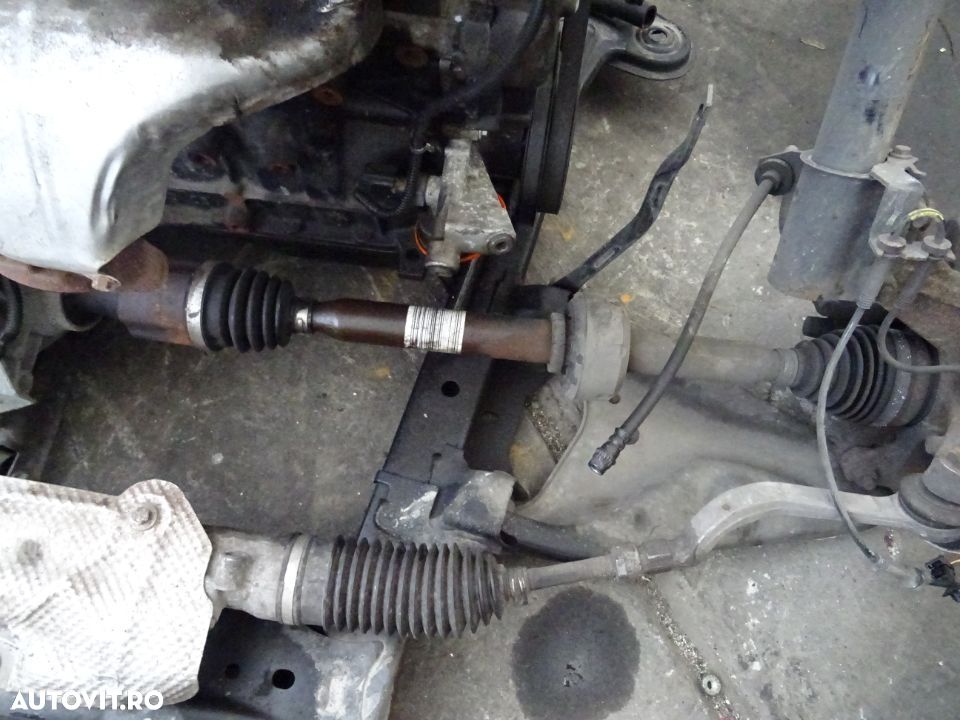 Planetara stanga dreapta Dacia Logan 1.2 benzina D4FF732 55 KW 75 CP din 2015 - 2