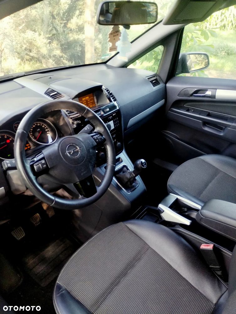 Opel Zafira 1.6 Cosmo - 9