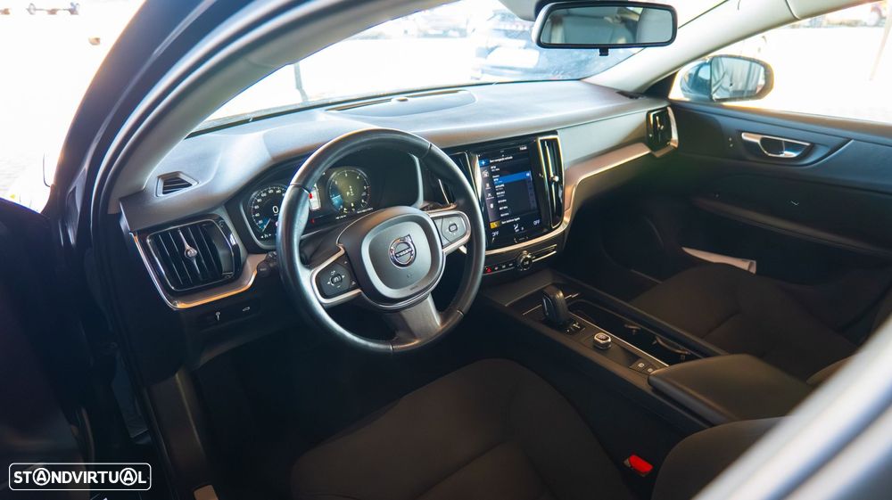 Volvo V60 2.0 D4 Momentum Geartronic - 10