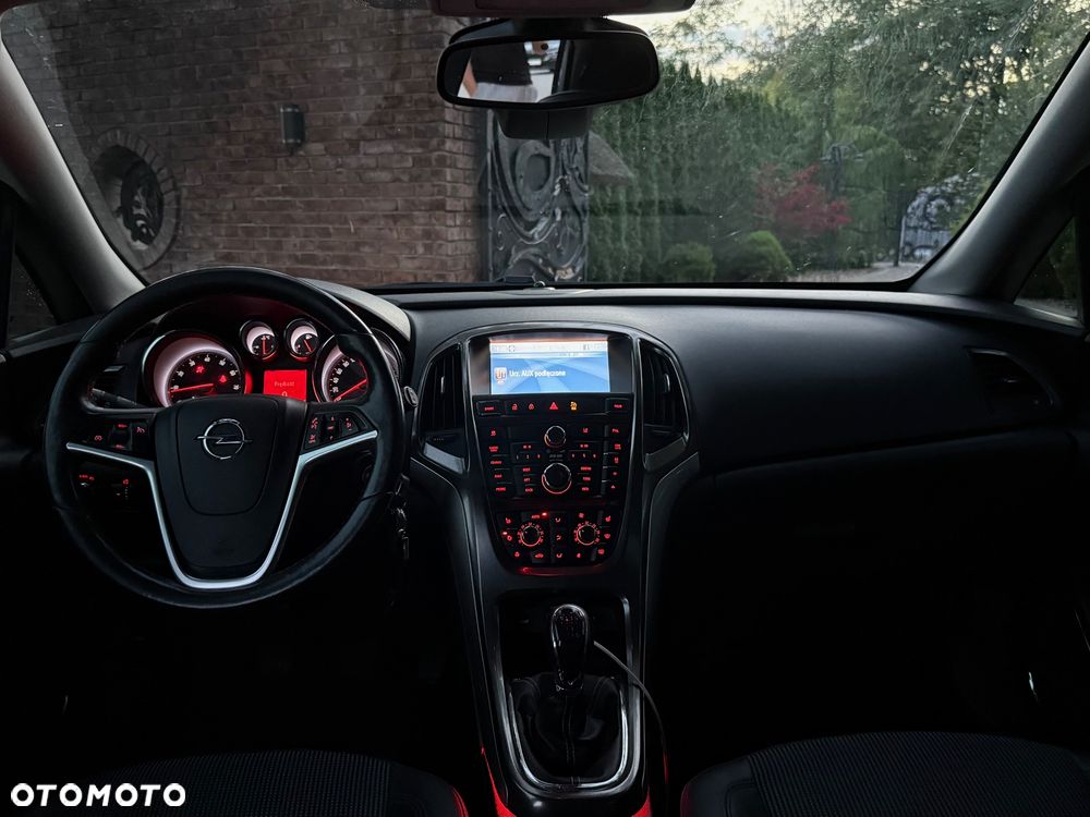 Opel Astra 1.4 T Cosmo - 25