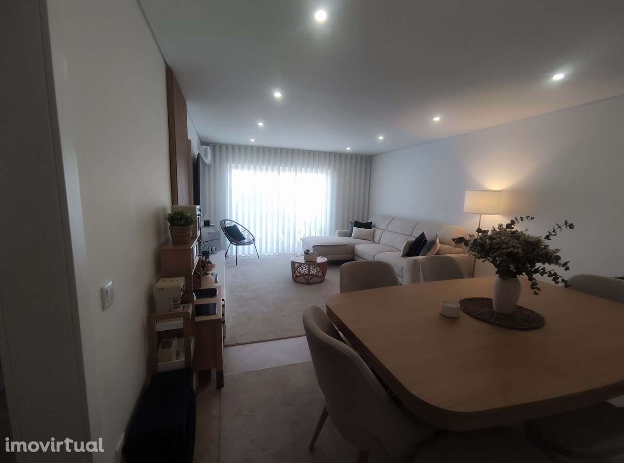 Apartamento  T3 Luxo 2 Suites, Varandas, Arrecadação e Garagem - Grande imagem: 2/60