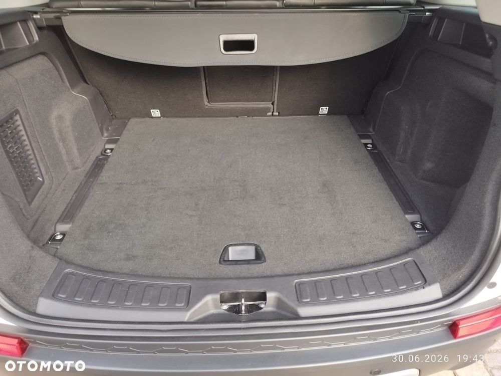 Land Rover Discovery Sport 2.0 Si4 HSE Luxury - 38