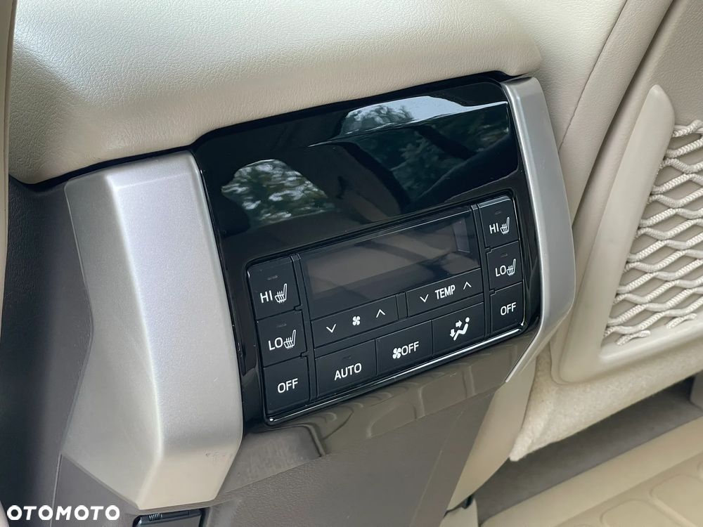Toyota Land Cruiser - 30