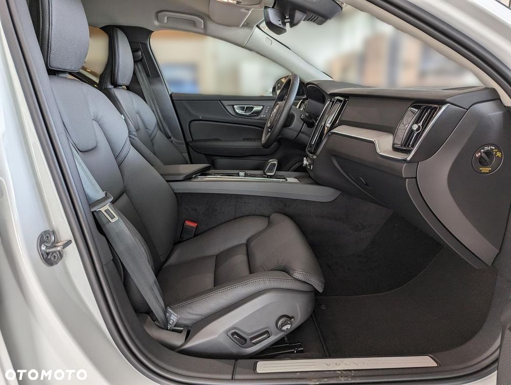 Volvo V60 B4 B Plus Dark - 13