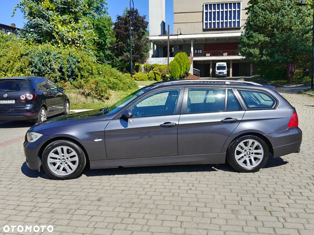 BMW Seria 3 318i - 5