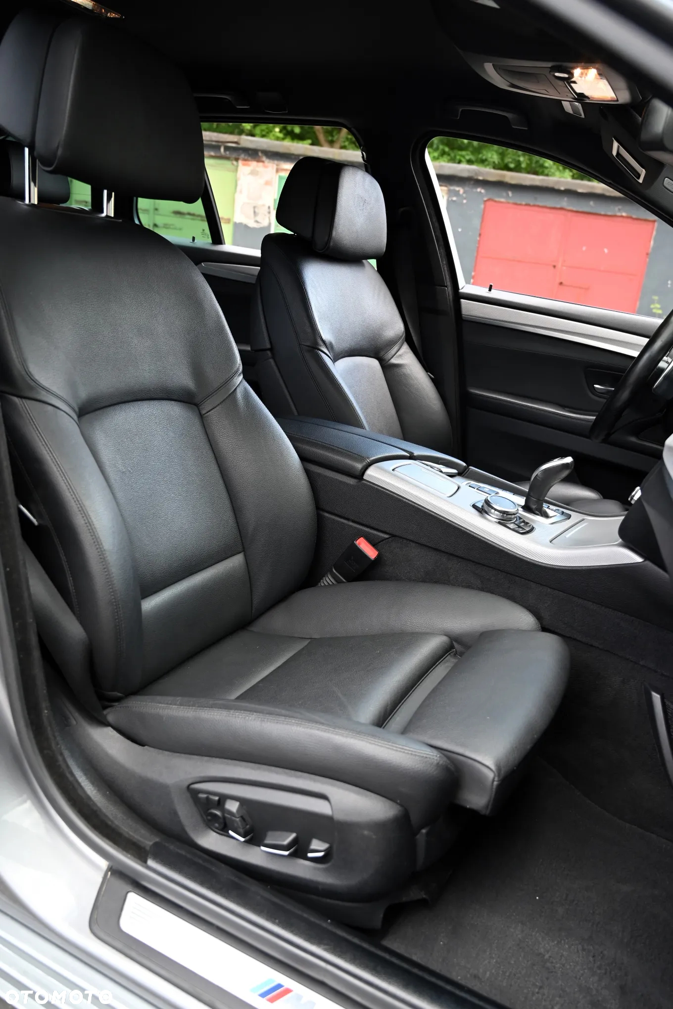 BMW Seria 5 M550d xDrive Touring Sport-Aut - 33