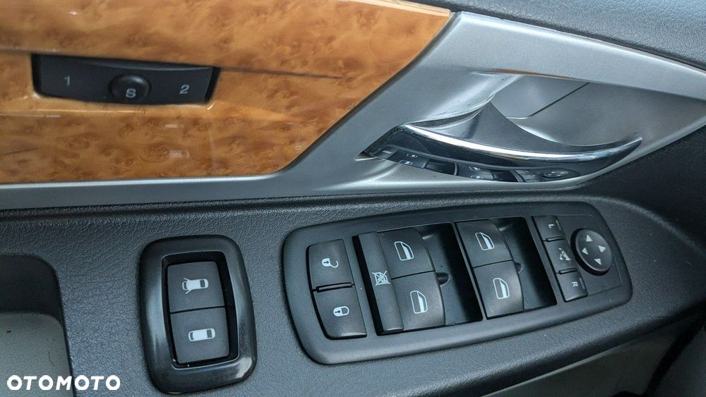 Chrysler Grand Voyager - 31