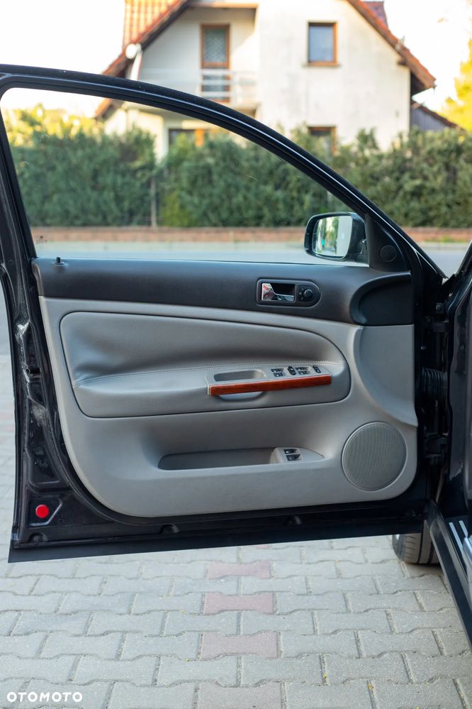 Volkswagen Passat 1.8T Highline - 22