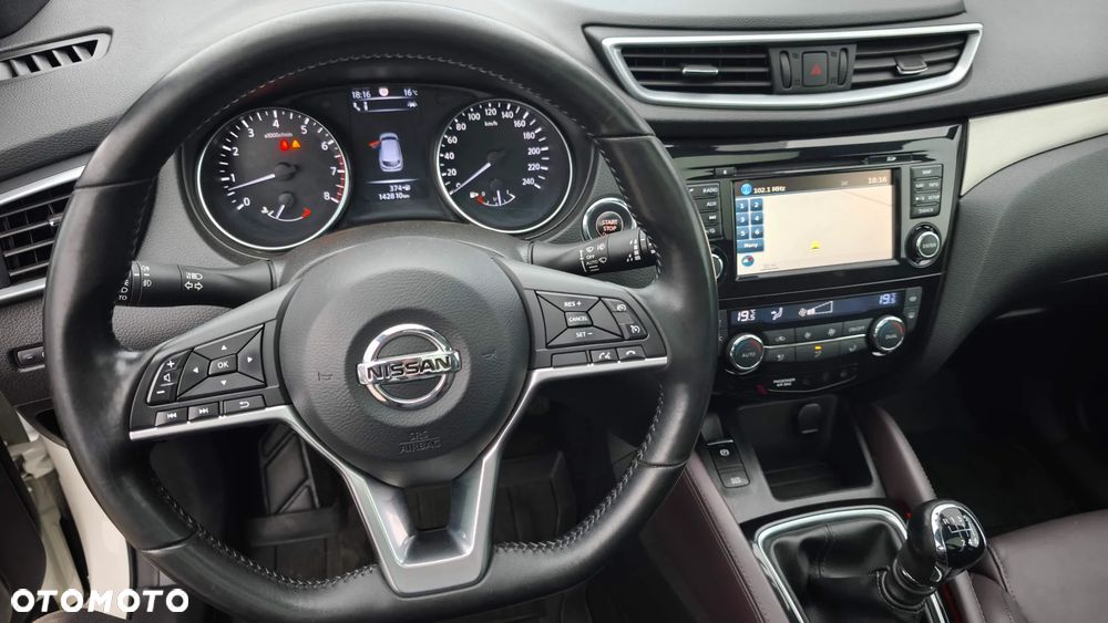 Nissan Qashqai 1.6 DIG-T Tekna+ - 28