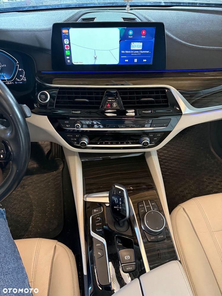 BMW Seria 5 530e iPerformance Luxury Line - 24