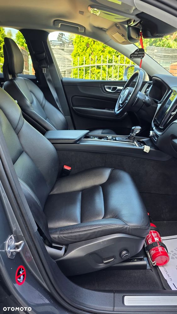 Volvo XC 60 D4 AWD Momentum - 15