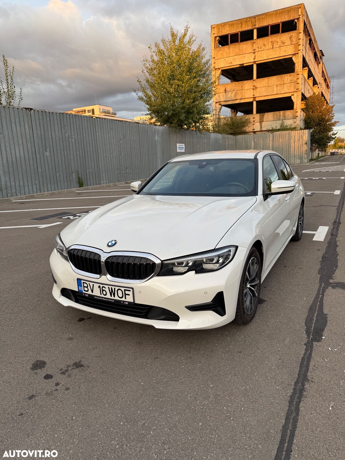 BMW Seria 3 320i Aut. - 1