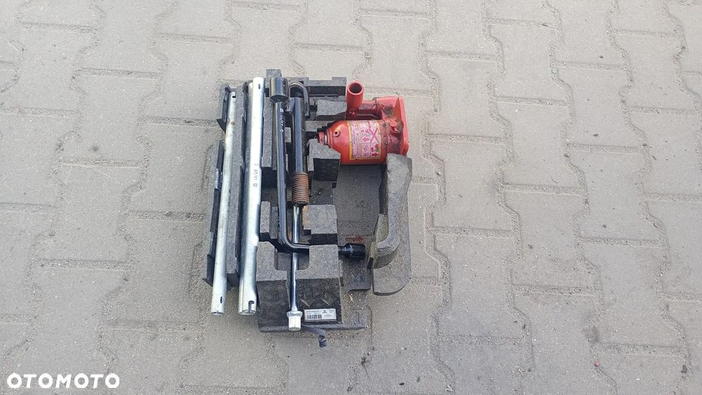 F.V  ZESTAW KOŁA ZAPASOWEGO Opel Movano B Renault Master III IV LEWAREK PODNOŚNIK Renault Master III IV - 1