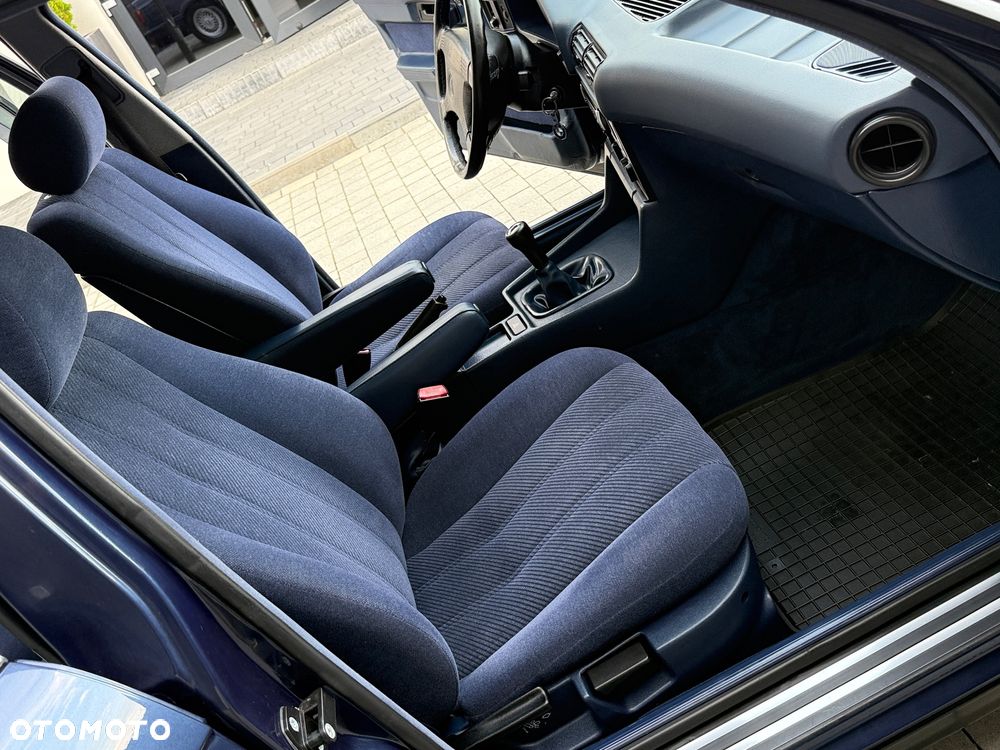 BMW Seria 5 520i - 7