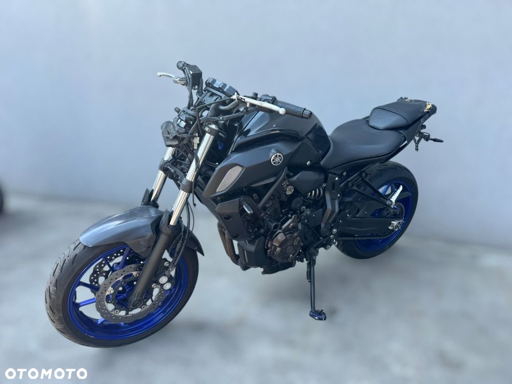 Yamaha MT - 6