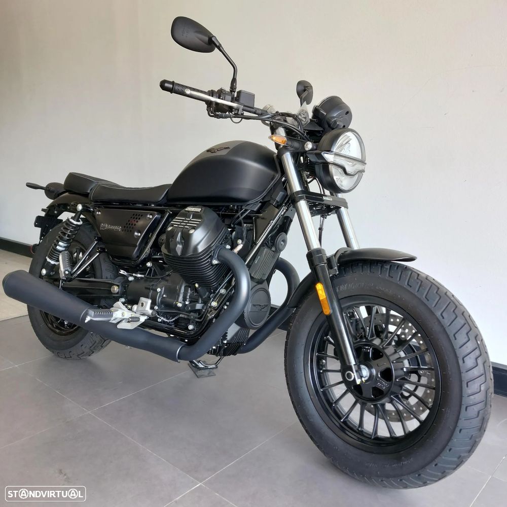 Moto Guzzi V9 BOBBER - 3