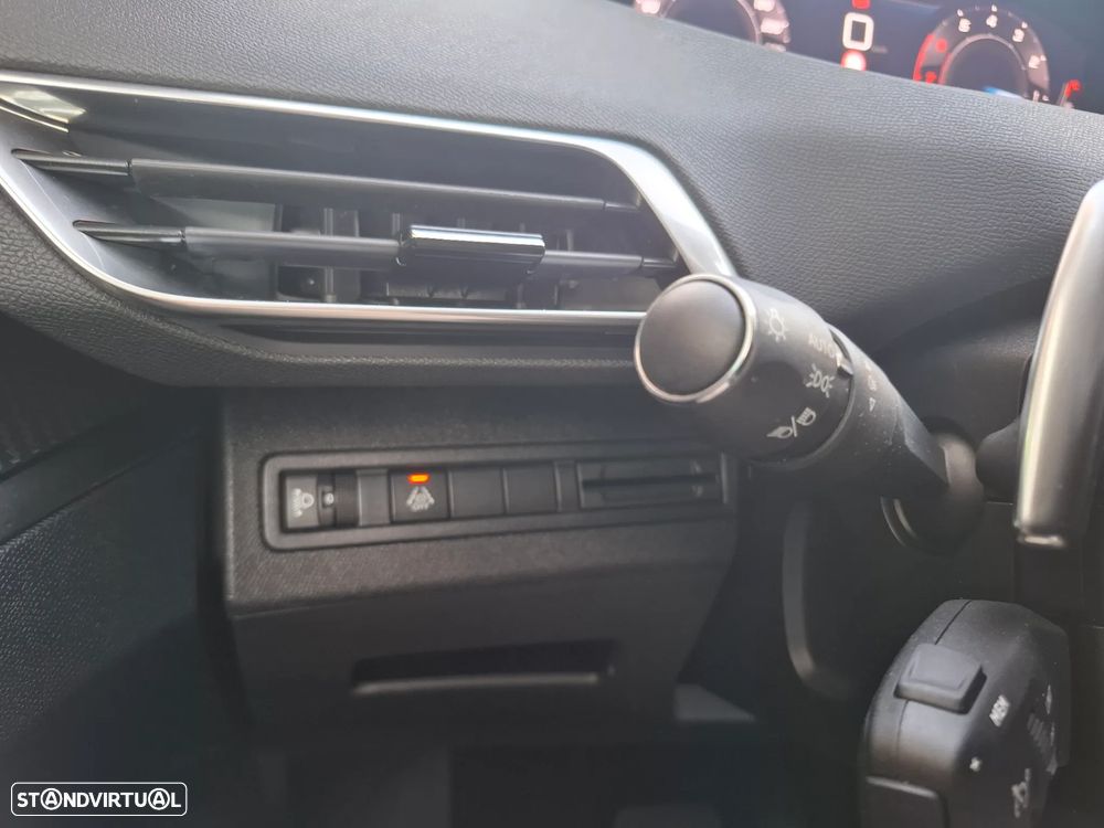 Peugeot 3008 1.2 PureTech Allure EAT8 - 25