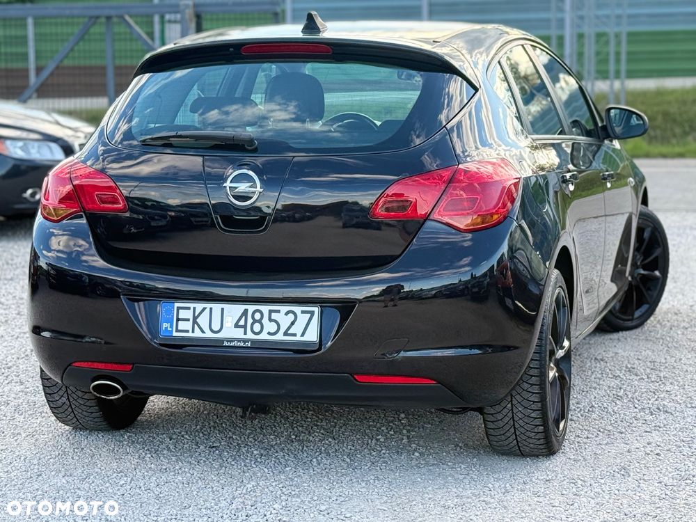 Opel Astra 1.4 Turbo Color Edition - 11