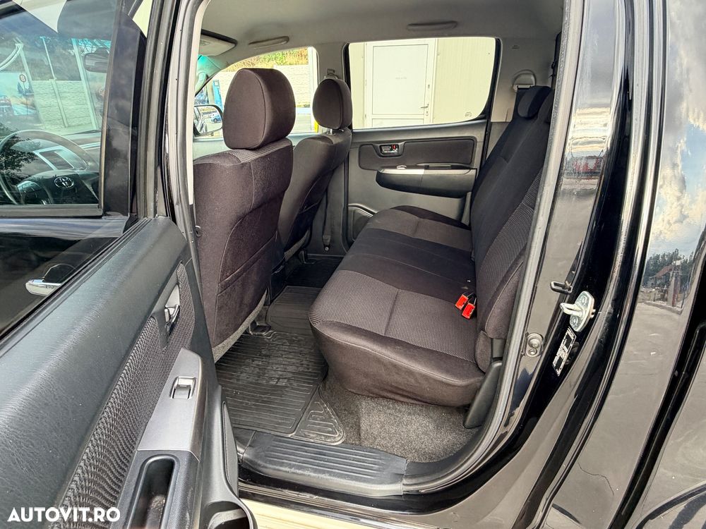 Toyota Hilux 4x4 Cabina Dubla Style - 11