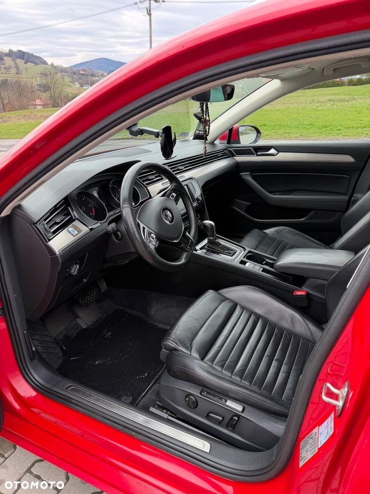 Volkswagen Passat 2.0 TDI SCR 4Mot DSG Highline - 8