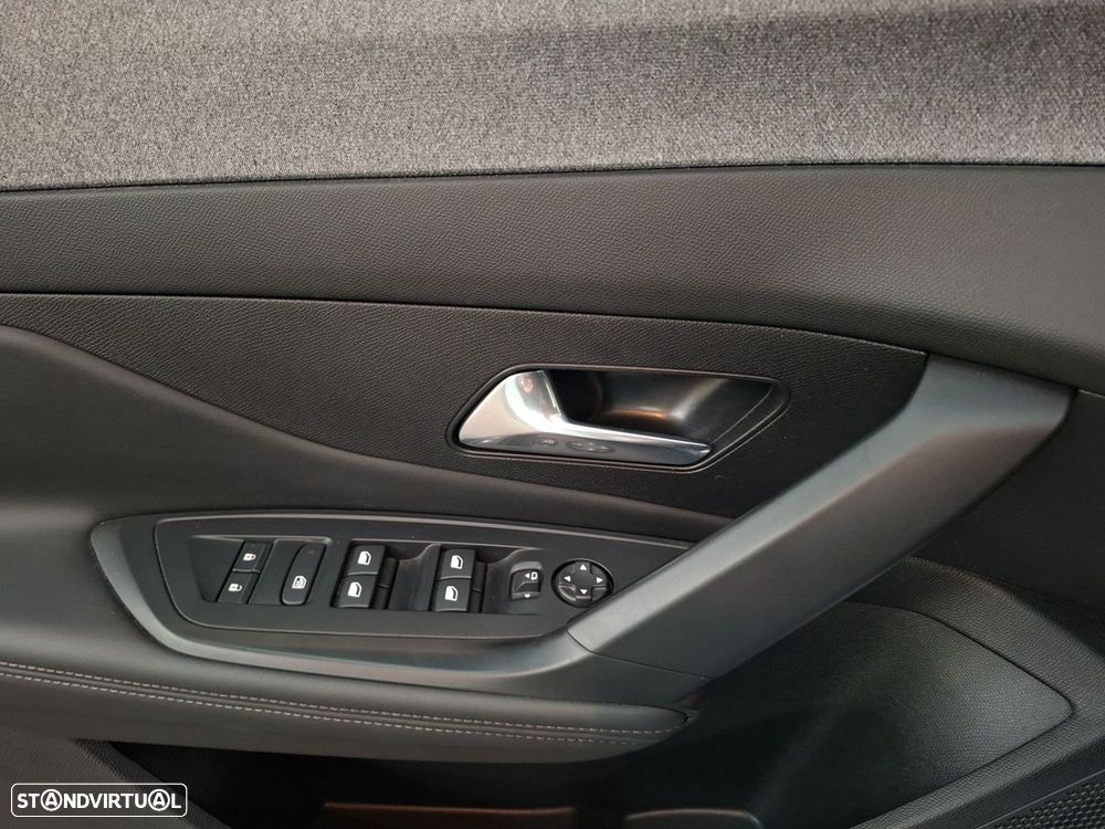 Peugeot 408 1.2 Hybrid Allure e-DCS6 - 21