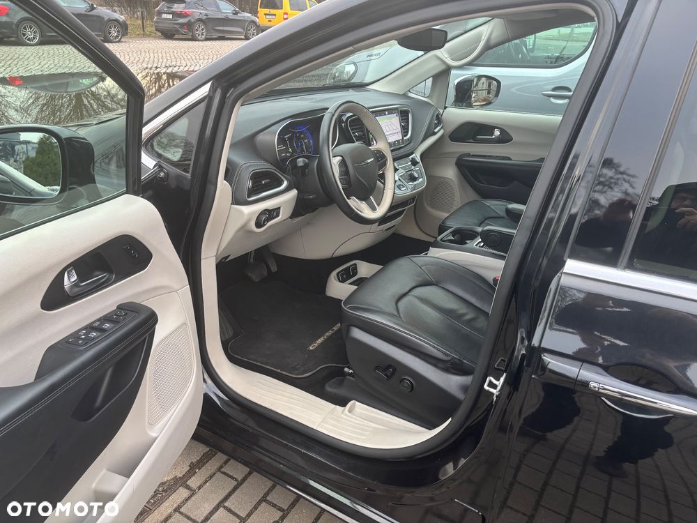 Chrysler Pacifica - 6