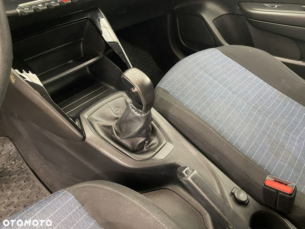 Peugeot 208 - 19