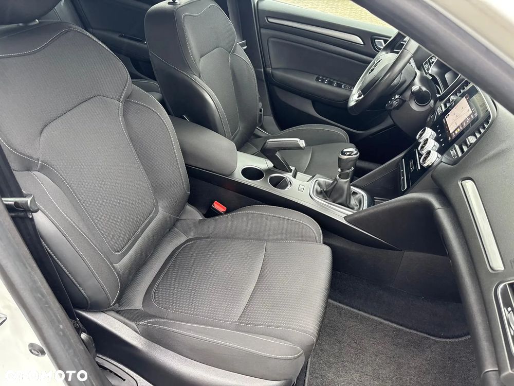 Renault Megane 1.5 Blue dCi Zen - 22