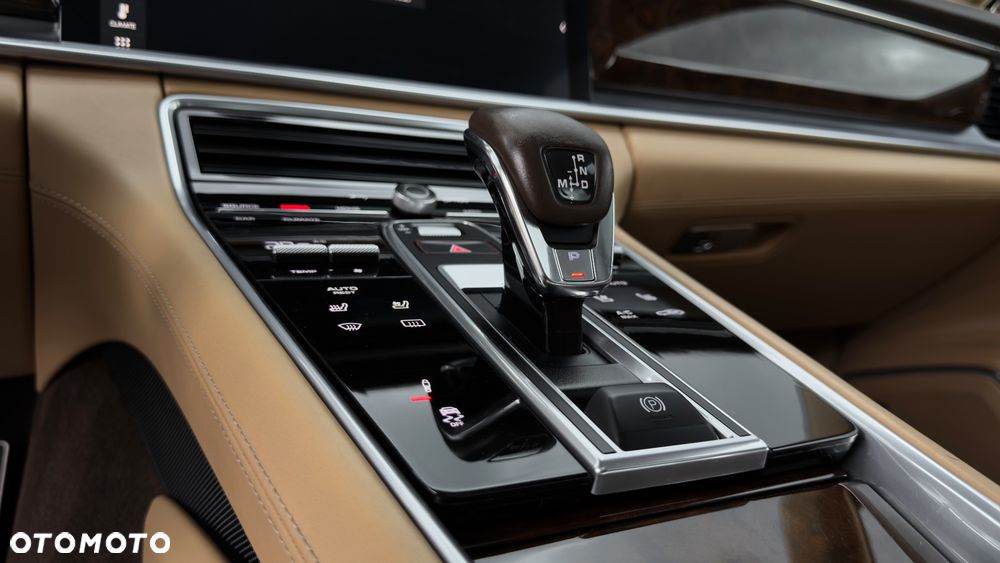 Porsche Panamera 4S - 23