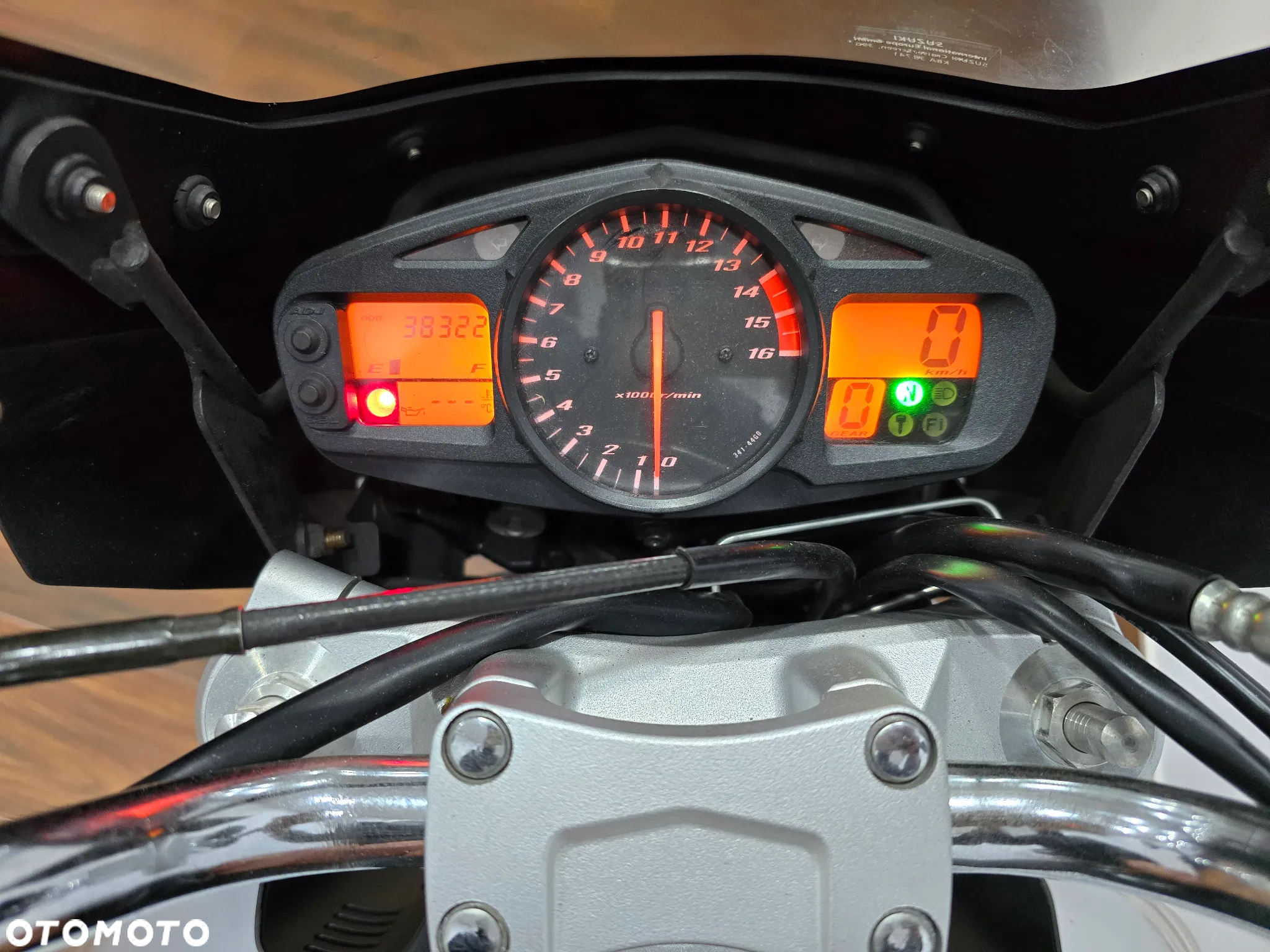 Suzuki GSR - 7