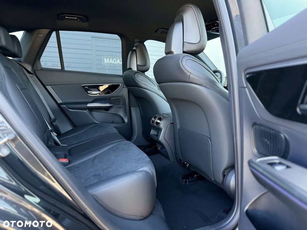 Mercedes-Benz GLC - 30