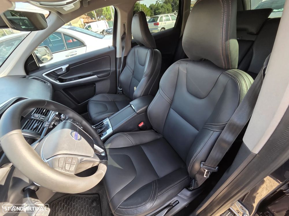 Volvo XC 60 2.0 D4 Momentum Plus Geartronic - 17