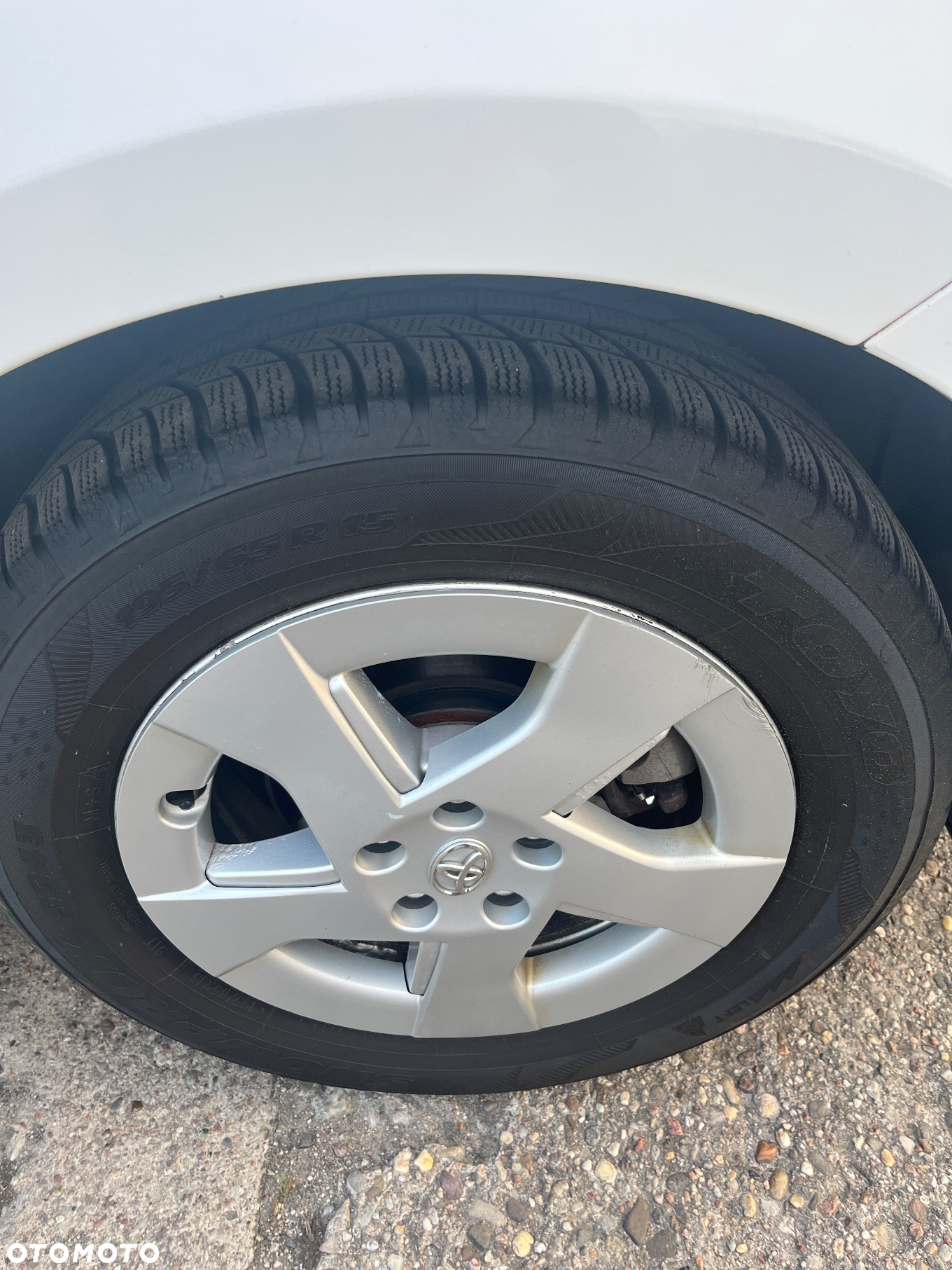 Toyota Prius 1.8 HSD Premium - 16