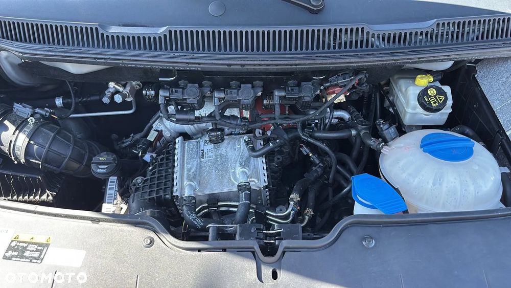 Volkswagen Multivan - 39