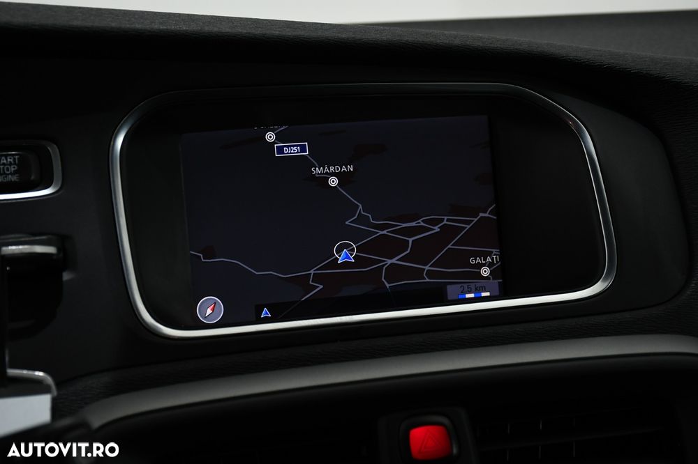 Volvo V40 Cross Country D3 Geartronic Momentum - 19