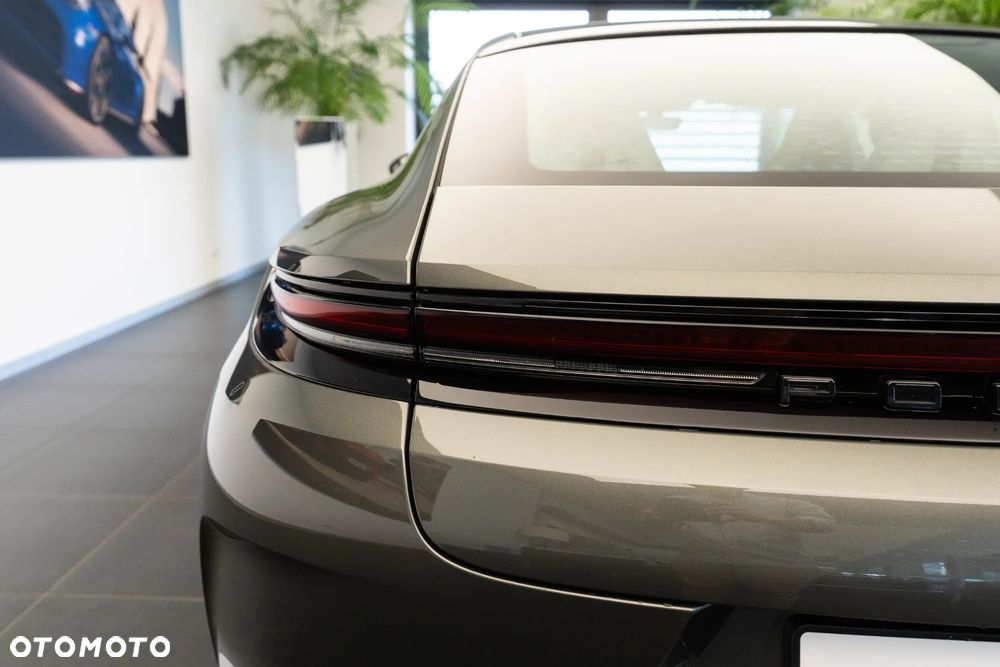 Porsche Panamera 4 E-Hybrid - 35