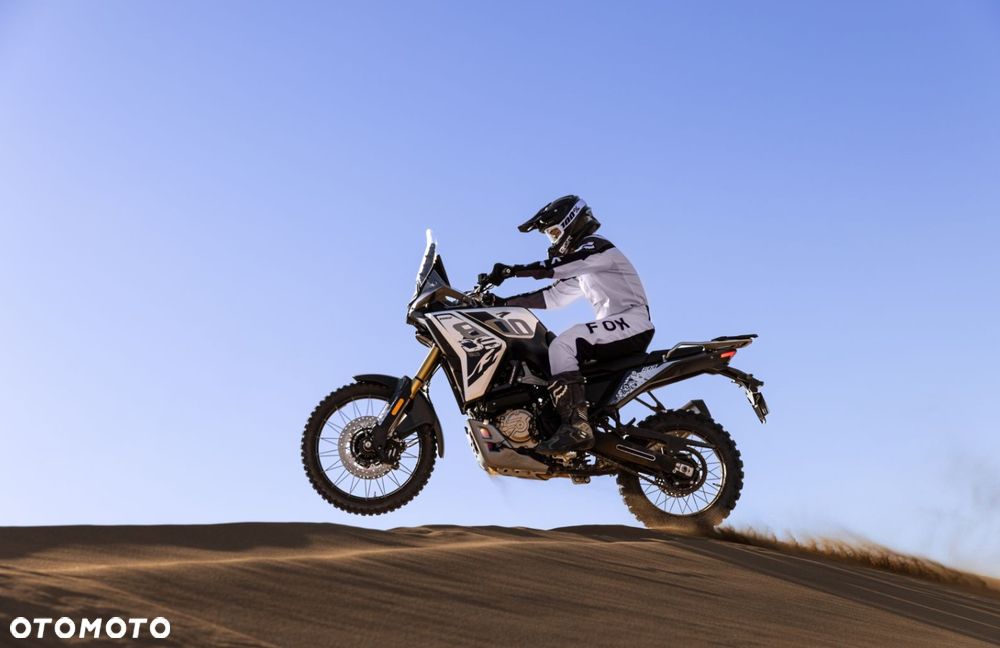 VOGE 800 Rally - 9