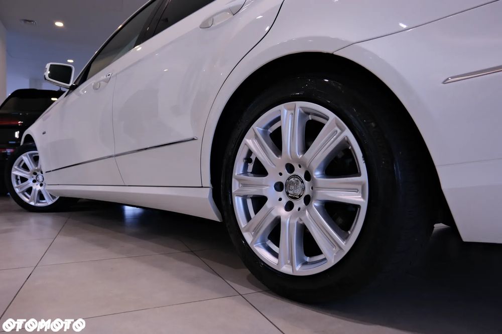 Mercedes-Benz Klasa E 350 CDI DPF BlueEFFICIENCY 7G-TRONIC Avantgarde - 17