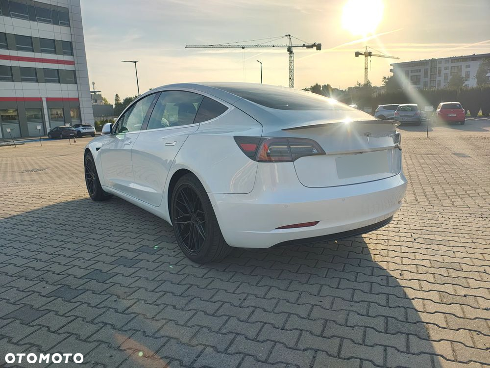 Tesla Model 3 Standard Reichweite Plus Hinterradantrieb - 5