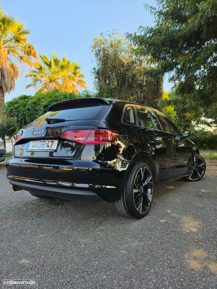 Audi A3 Sportback 1.6 TDI Attraction - 4