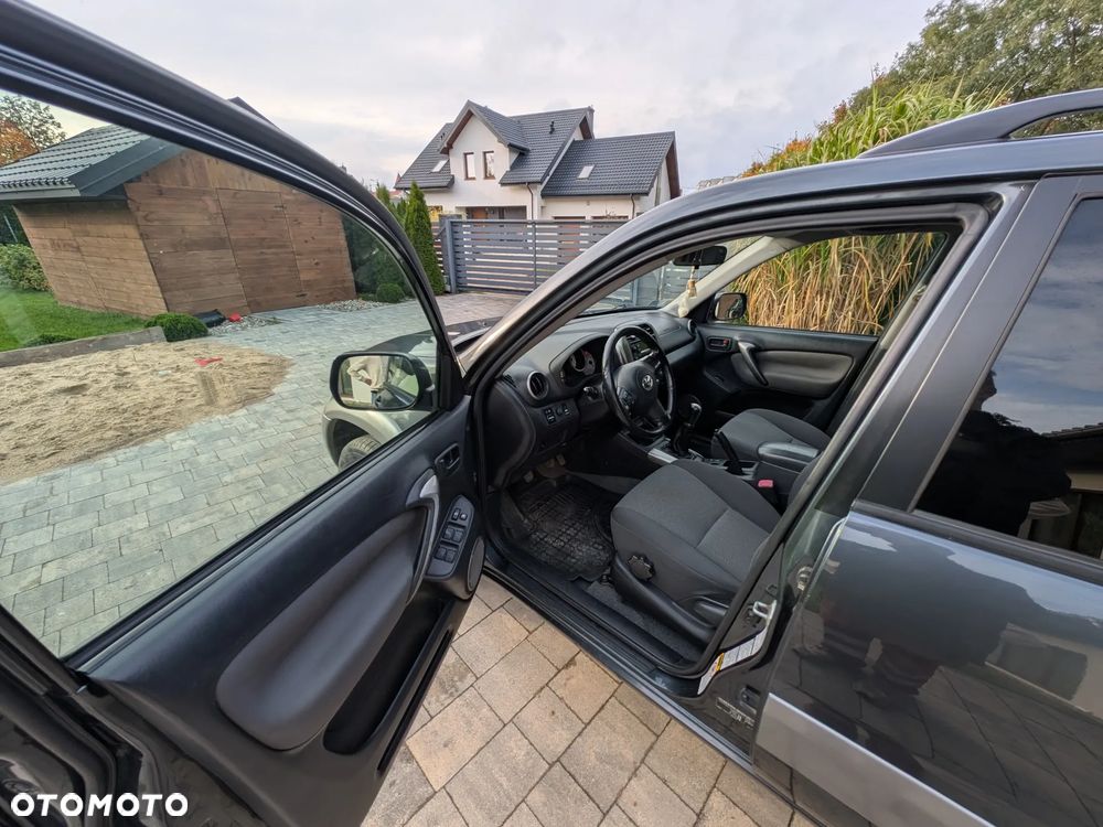 Toyota RAV4 - 9